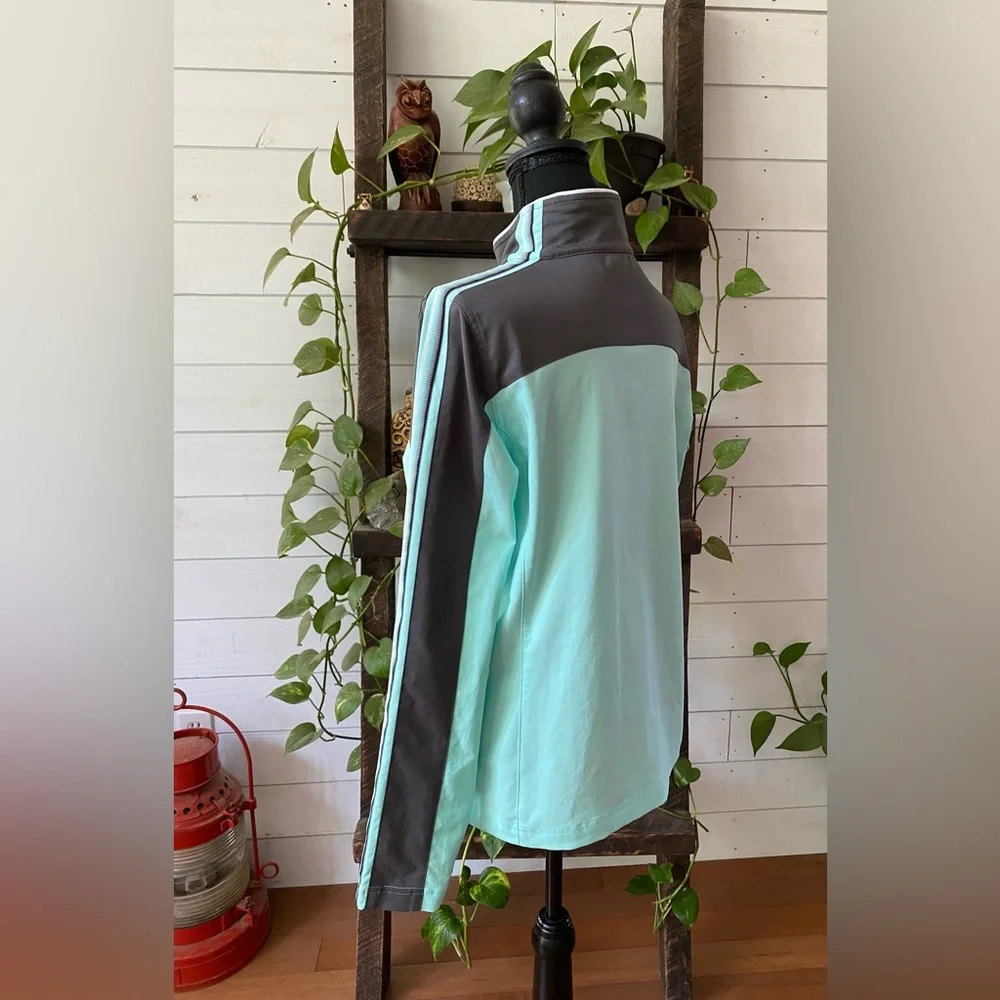 Made for Life: Sporty Mint Green and Gray Ski Jacket with Performance Material